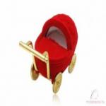 Egyedi babakocsi alakú gyűrű ékszertartó doboz piros bársony bevonattal